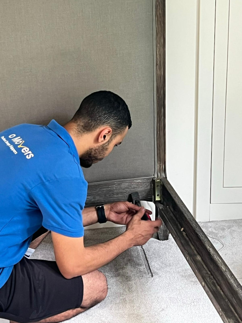 furniture disassemble and assemble